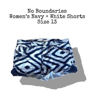 🍂3/$15 no boundaries women's shorts